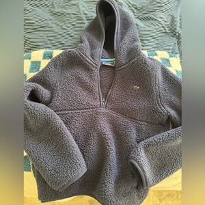Vineyard Vines pullover fleece hoodie Size 6